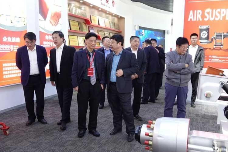 歡迎武漢理工大學(xué)書記信思金，俄羅斯外籍院士周祖德、張鐵柱一行蒞臨正陽集團參觀調(diào)研